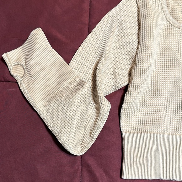 AERIE OFFLINE fitted cropped shirt - Picture 3 of 5